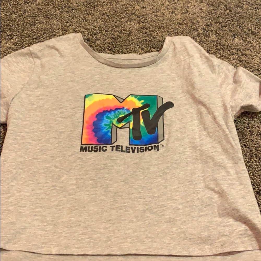 Cropped tee